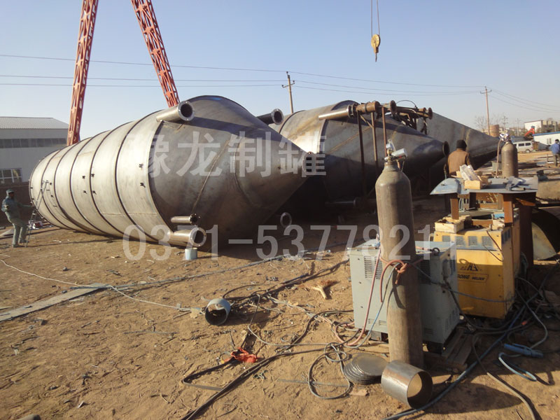 水泥罐制作现场01